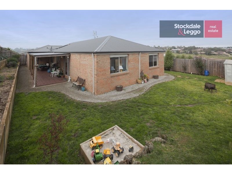 15 Skipton Street, Drouin VIC 3818
