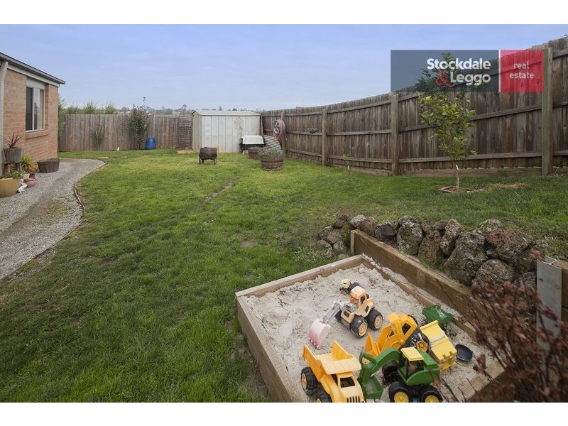 15 Skipton Street, Drouin VIC 3818