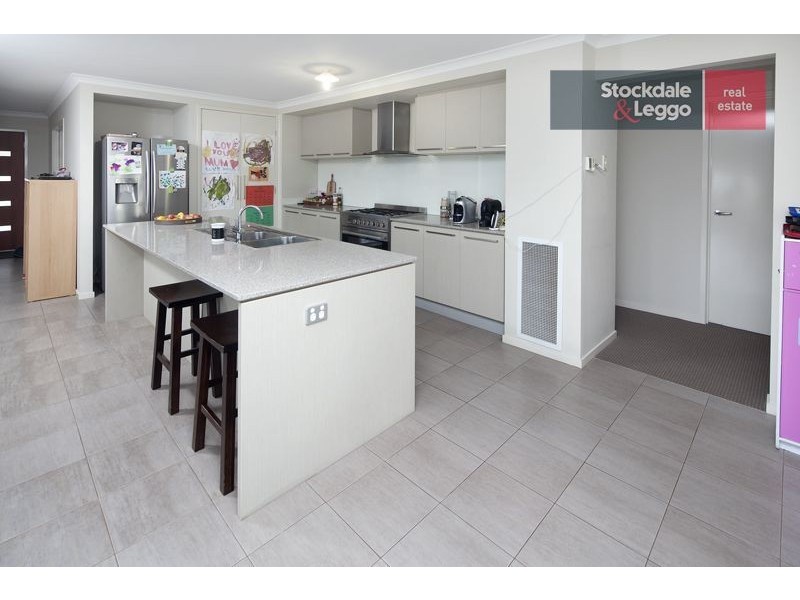 4 Rimfire Avenue, Drouin VIC 3818