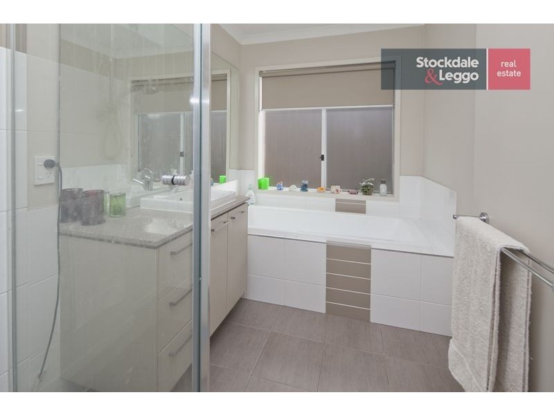 4 Rimfire Avenue, Drouin VIC 3818