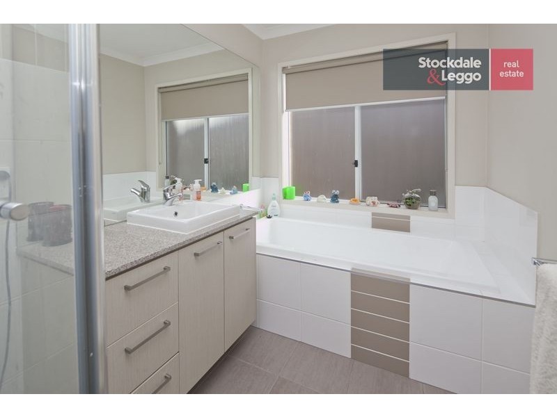 4 Rimfire Avenue, Drouin VIC 3818