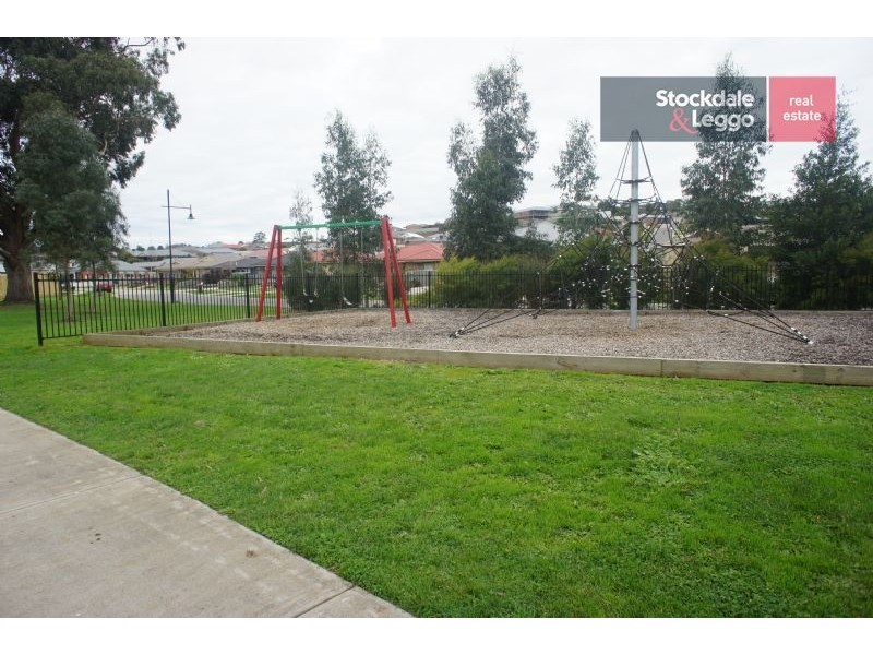 29 Shae Crescent, Drouin VIC 3818