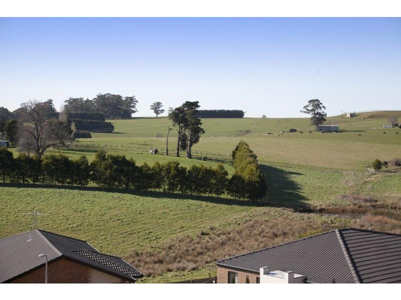 14 Vivian Court, Drouin VIC 3818