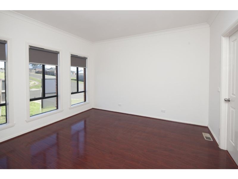 14 Vivian Court, Drouin VIC 3818