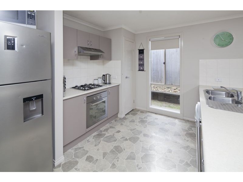 8 Palm Square, Drouin VIC 3818