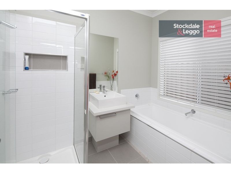 7 Oak Avenue, Longwarry VIC 3816