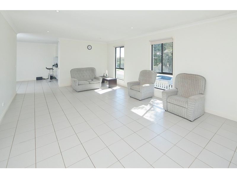 5 Lawson Crescent, Warragul VIC 3820