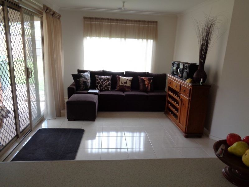 30 Shakespeare Court, Drouin VIC 3818