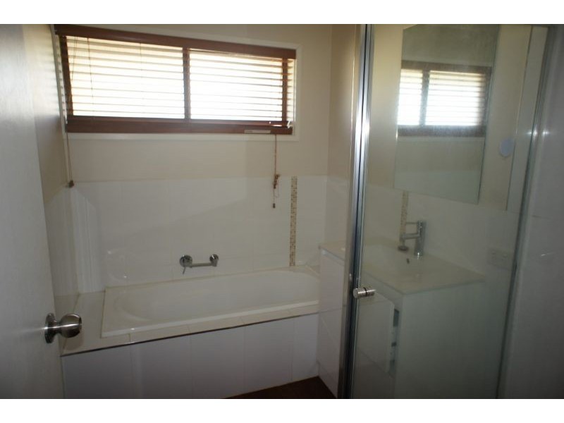 1/1 Fuhrmann Court, Drouin VIC 3818