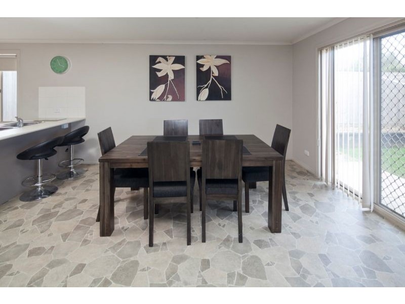 8 Palm Square, Drouin VIC 3818