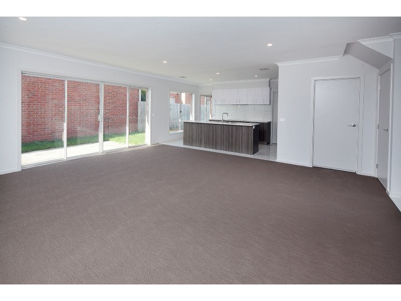 7 Armidale Drive, Pakenham VIC 3810