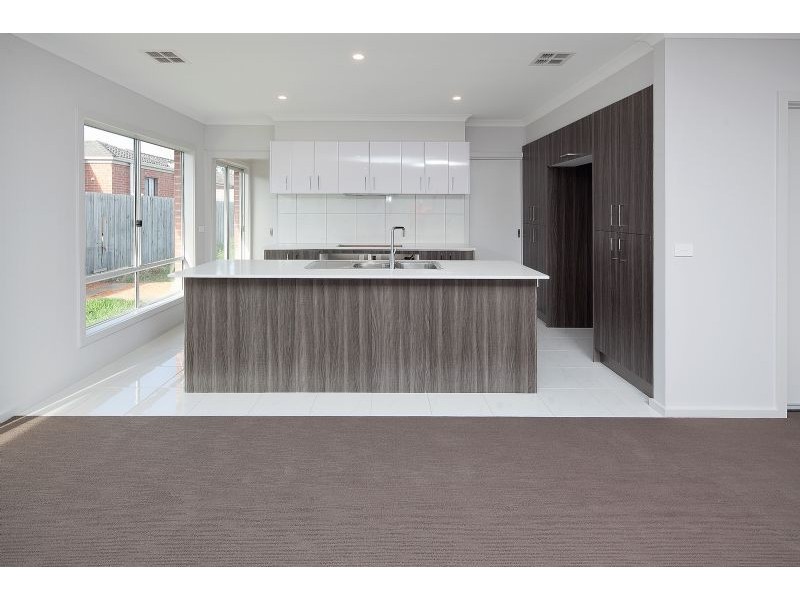 7 Armidale Drive, Pakenham VIC 3810