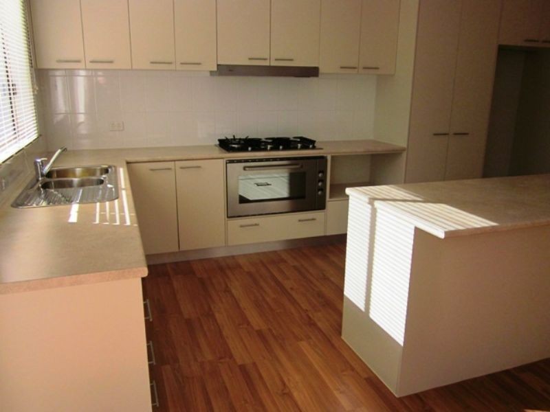 Drouin VIC 3818