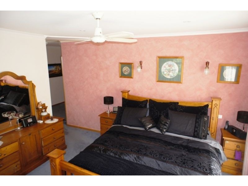 Drouin VIC 3818