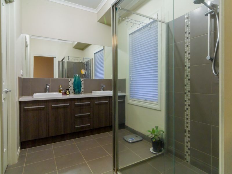 Drouin VIC 3818