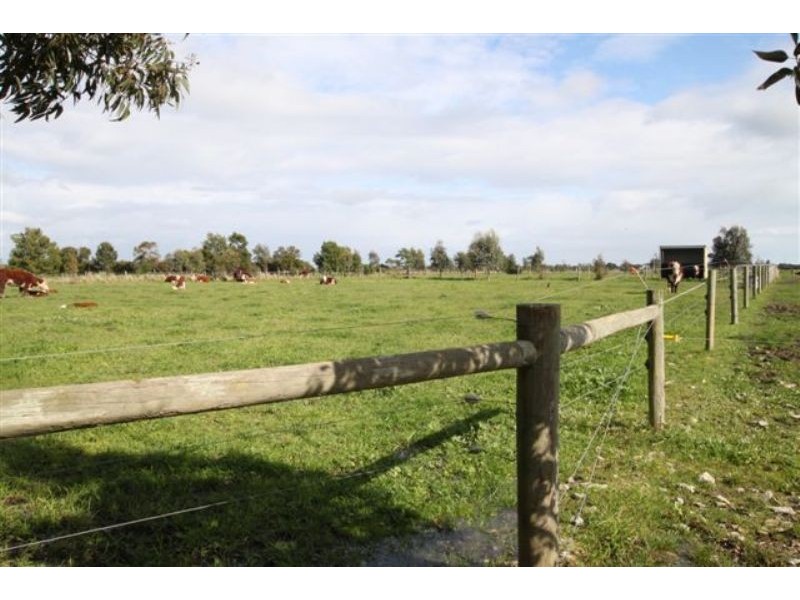 Bayles VIC 3981