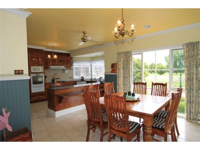 Caldermeade VIC 3984