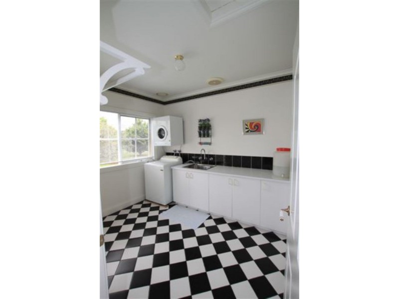 Caldermeade VIC 3984