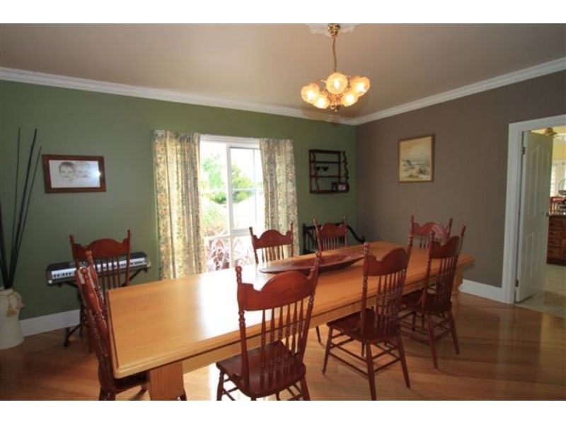 Caldermeade VIC 3984