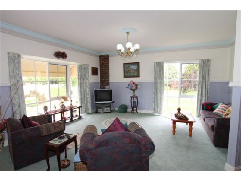 Caldermeade VIC 3984