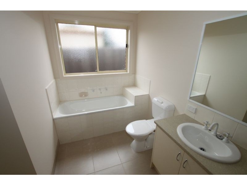 1/378 Rossiter Road, Koo Wee Rup VIC 3981