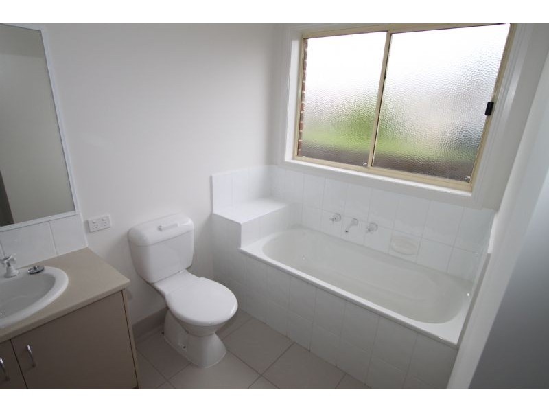 2/378 Rossiter Road, Koo Wee Rup VIC 3981