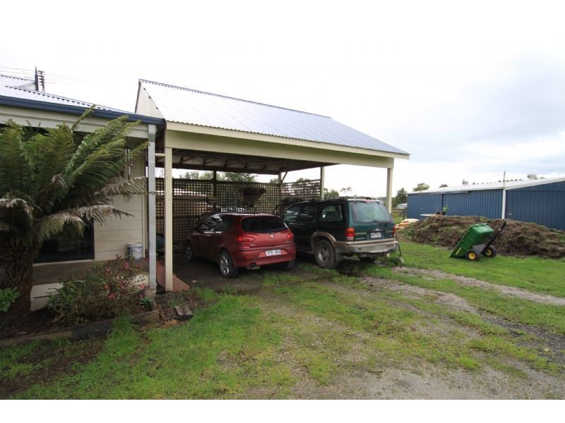 Nyora VIC 3987