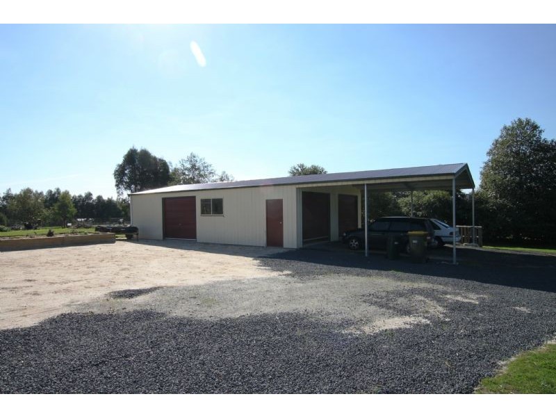 Nyora VIC 3987