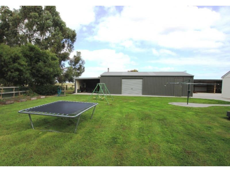 Nyora VIC 3987