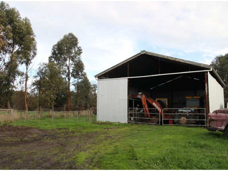 Bayles VIC 3981