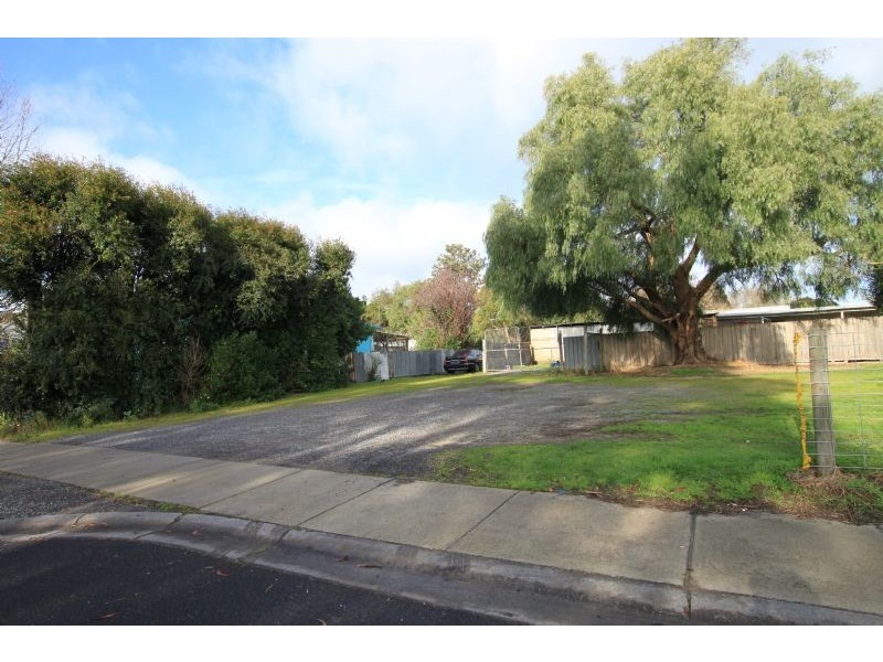 8 Westernport Road, Lang Lang VIC 3984