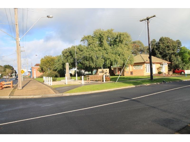 8 Westernport Road, Lang Lang VIC 3984