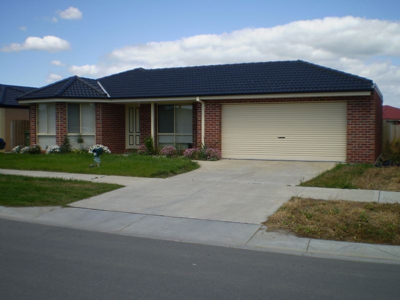 10 Bailey Boulevard, Koo Wee Rup VIC 3981