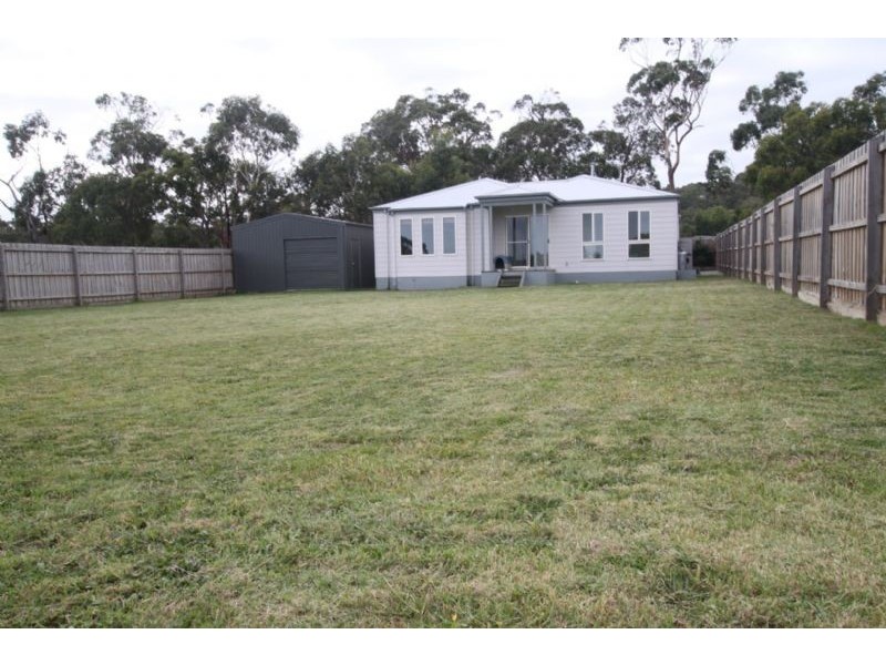 16 Tatiara Drive, Grantville VIC 3984