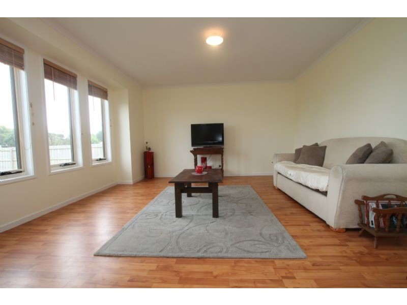 16 Tatiara Drive, Grantville VIC 3984