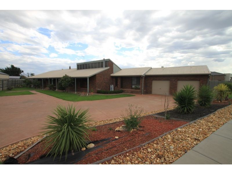 3 Quinny Street, Koo Wee Rup VIC 3981