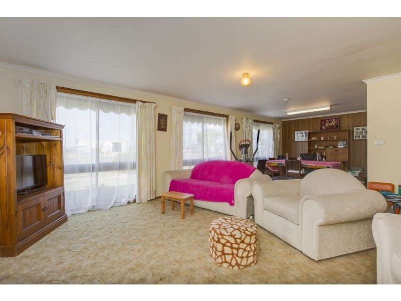 53 Sybella Avenue, Koo Wee Rup VIC 3981