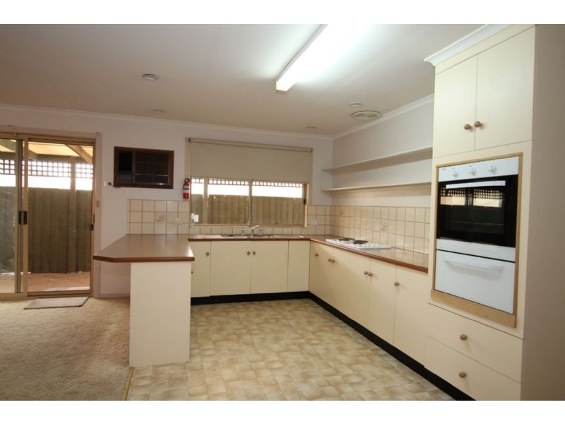 2/2 Maughan Road, Koo Wee Rup VIC 3981