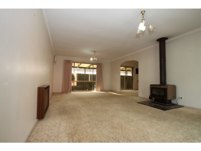 2/2 Maughan Road, Koo Wee Rup VIC 3981