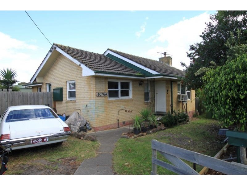 1 Cambridge Street, Lang Lang VIC 3984