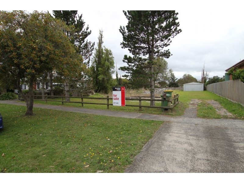 8 Gardner Street, Koo Wee Rup VIC 3981