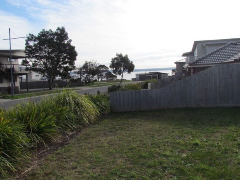 28 Moorings Place, Corinella VIC 3984