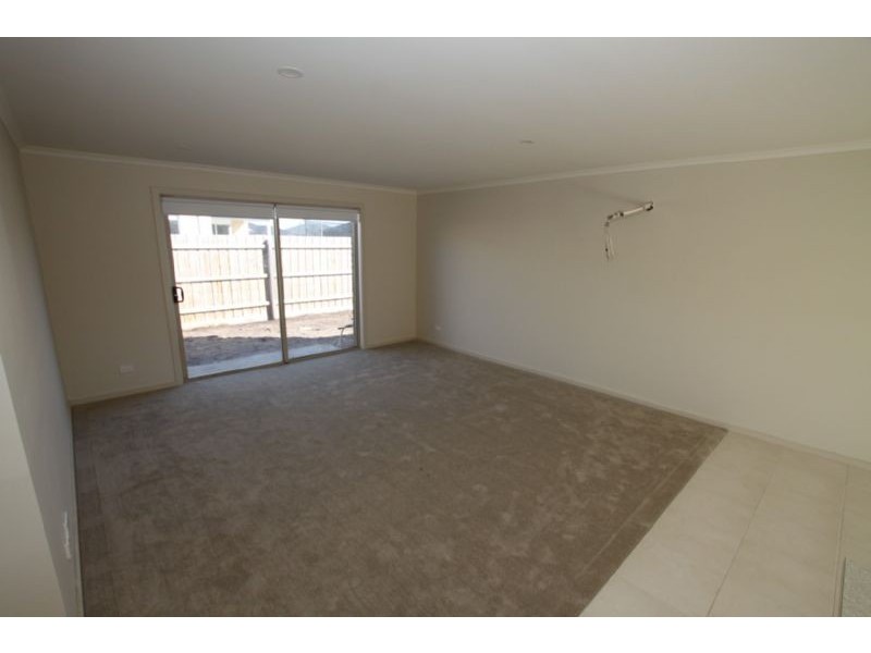 1/137 Moody Street, Koo Wee Rup VIC 3981