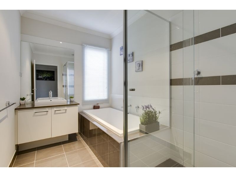 11 Ruby Avenue, Koo Wee Rup VIC 3981