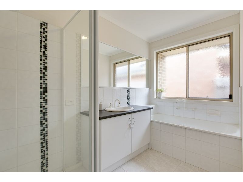 29 Bailey Boulevard, Koo Wee Rup VIC 3981