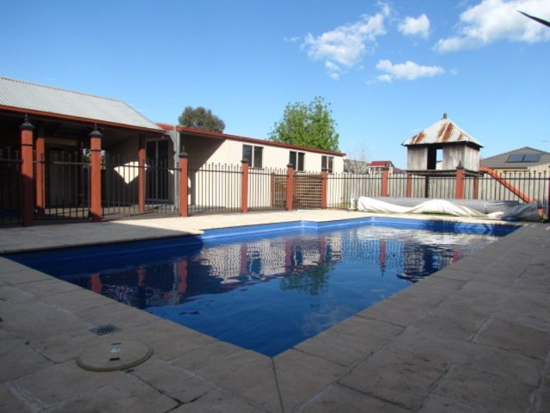 372 Rossiter Rd, Koo Wee Rup VIC 3981