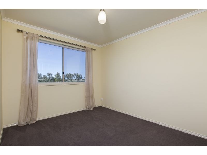 6 Bellairs Place, Koo Wee Rup VIC 3981