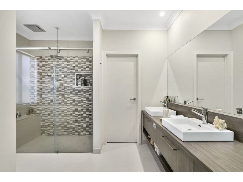 15 Silver Way, Koo Wee Rup VIC 3981