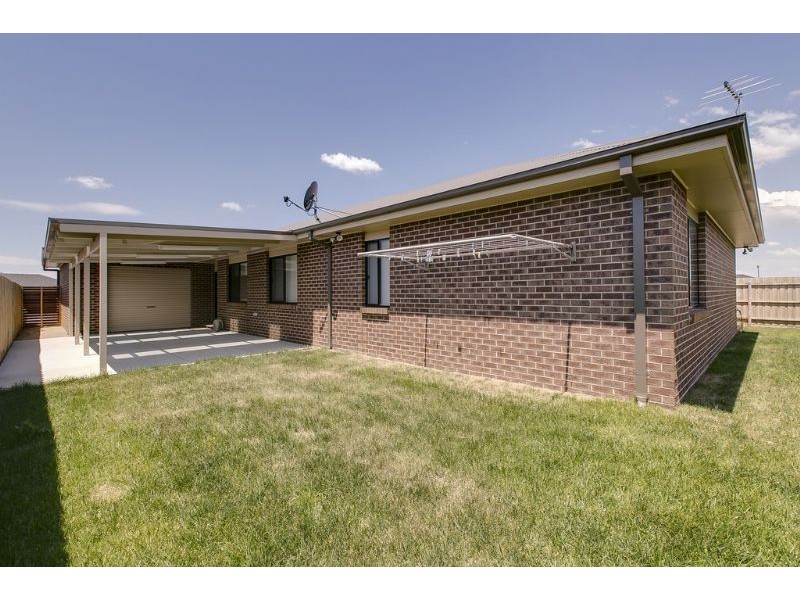 15 Silver Way, Koo Wee Rup VIC 3981