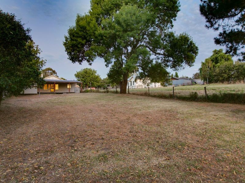 16 Grundy Avenue, Nyora VIC 3987